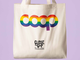 Torna la borsa Coop con il logo arcobaleno per sostenere la comunità LGBTQI+