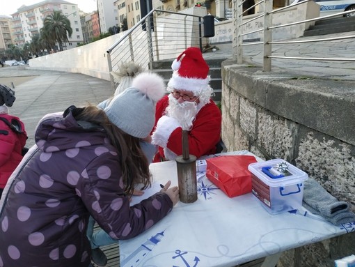 La barca di Babbo Natale è a Savona, il Comune di Savona e Assonautica insieme per la gioia dei bambini
