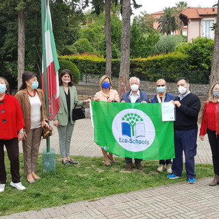 Educazione ambientale a scuola: le scuole di Borgio Verezzi premiate con la Bandiera Verde