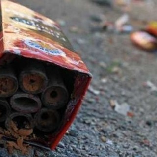 Cairo, il sindaco Lambertini vieta i botti di Capodanno: multe da 100 a 500 euro