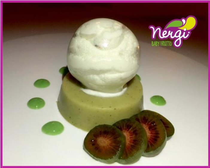 Mercoledì Veg: bavarese di Nergi, sfera d'isomalto con panna montata e Nergi fresco, crema dolce di asparagi