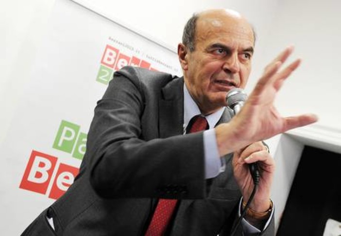 Bersani visita la casa di Pertini a Stella Bersani visita la casa di Pertini a Stella