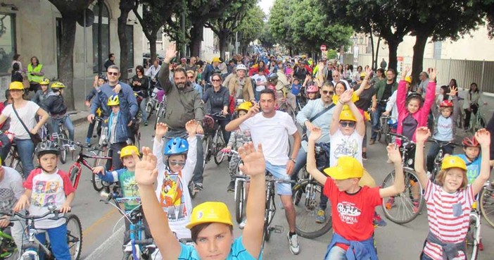 “Bimbimbici” arriva a Laigueglia, una grande festa dei bambini in bicicletta