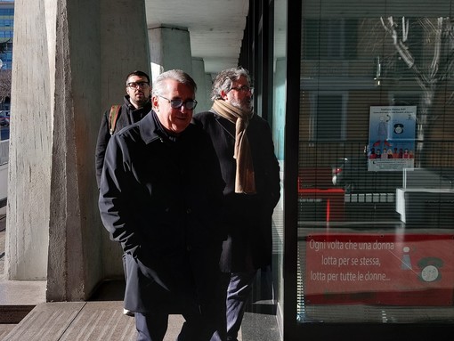 Vaccarezza con la fascia della Regione a Varazze, è polemica con Bozzano. Forza Italia sta col suo consigliere Vaccarezza con la fascia della Regione a Varazze, è polemica con Bozzano. Forza Italia sta col suo consigliere