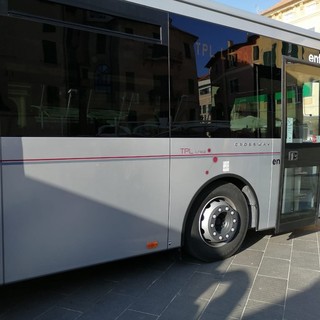 Doppio avviso all'utenza di Tpl Linea per i comuni di Albisola Superiore e Alassio, con riferimento allo spostamento di due fermate degli autobus del trasporto pubblico locale.