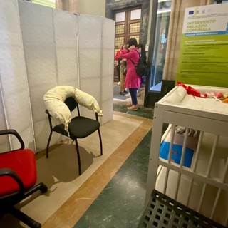 Savona, in Comune riapre il "Baby Pit Stop": uno spazio in privacy per le mamme e i loro piccoli