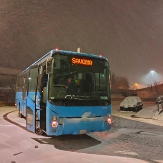 Strada alternativa pericolosa causa neve, i bus non riescono a transitare per Altare: Tpl Linea attiva le navette