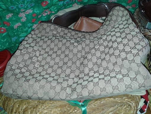 Fai un'offerta per una borsa ed aiuta i gatti liberi di Pietra Fai un'offerta per una borsa ed aiuta i gatti liberi di Pietra