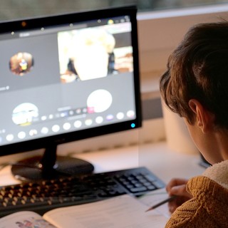 La dad ha monopolizzato i canali di insegnamento degli adolescenti