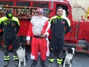 Ad Albenga i Vigili del fuoco custodi della sicurezza e dello spirito natalizio che portano in piazza Babbo Natale (VIDEO) Ad Albenga i Vigili del fuoco custodi della sicurezza e dello spirito natalizio che portano in piazza Babbo Natale (VIDEO)