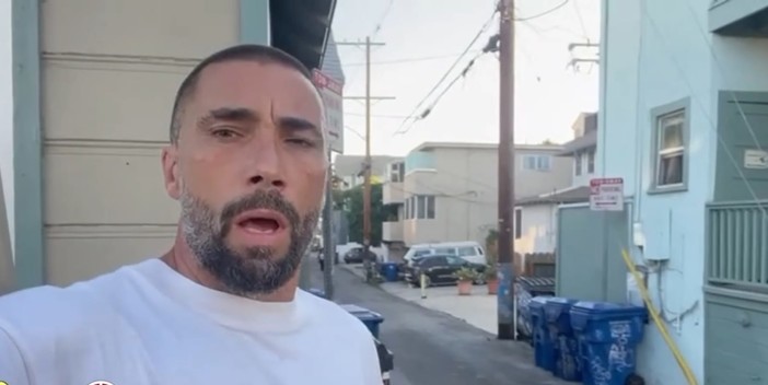 Il biker savonese Brumotti rapinato a Los Angeles: "Calci, pugni e una pistola in bocca" Il biker savonese Brumotti rapinato a Los Angeles: "Calci, pugni e una pistola in bocca"