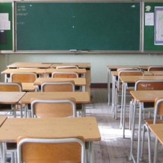 Scuola, la Cgil: "Carenza cronica di bidelli, amministrativi e tecnici, non si copre nemmeno il turn over" Scuola, la Cgil: "Carenza cronica di bidelli, amministrativi e tecnici, non si copre nemmeno il turn over"