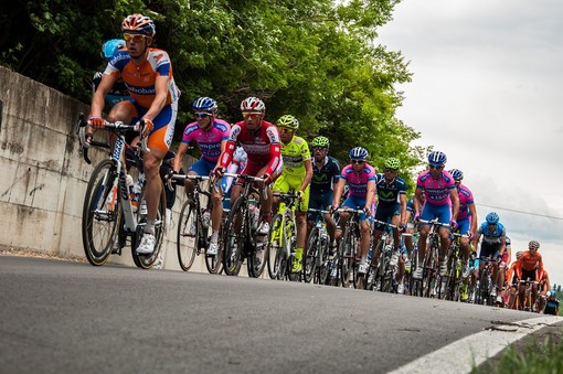 Giro d'Italia, viabilità sospesa e divieto di sosta lungo l'Aurelia tra Andora e Alassio