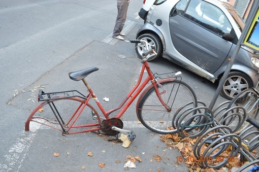 Decoro urbano: rimosse decine di biciclette abbandonate ad Albenga Decoro urbano: rimosse decine di biciclette abbandonate ad Albenga