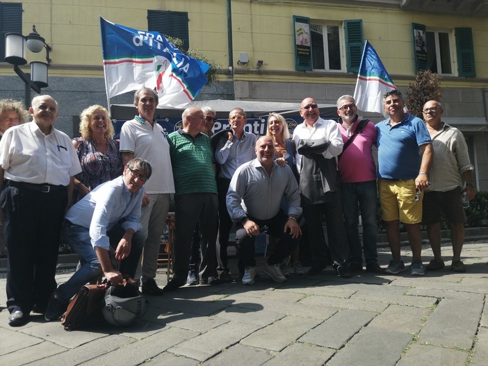 Fratelli d'Italia a Savona col senatore Berrino durante la campagna elettorale