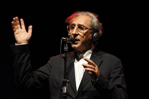 Lutto nel mondo della musica: è mancato all'età di 76 anni Franco Battiato Lutto nel mondo della musica: è mancato all'età di 76 anni Franco Battiato