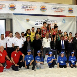 Andrea Abbiati e Tiziano Andreatta, Giulia Toti e Francesca Giogoli conquistano a Spotorno il primo campionato di beach volley indoor Andrea Abbiati e Tiziano Andreatta, Giulia Toti e Francesca Giogoli conquistano a Spotorno il primo campionato di beach volley indoor