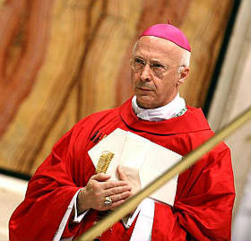 Liguria: il cardinale Bagnasco consegna 5 mln ai terremotati