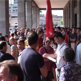 Bombardier scende in piazza