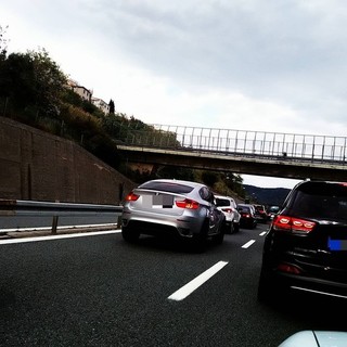 Disagi alla viabilità: code e rallentamenti sulla A10 (FOTO)