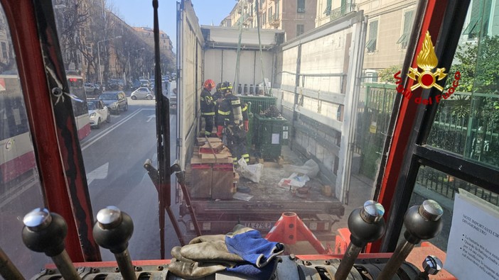 Foto di Davide Roncarolo e comunicato stampa vigili del fuoco