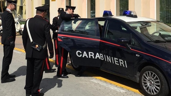 Ruba un rolex a Pescara, donna fermata dai carabinieri di Borghetto Ruba un rolex a Pescara, donna fermata dai carabinieri di Borghetto
