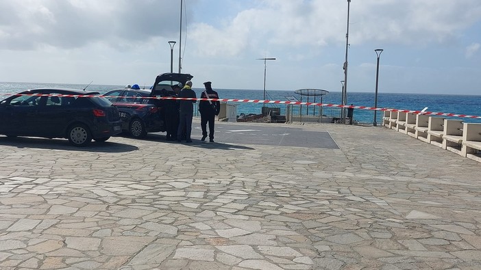 Dramma a Celle Ligure, rinvenuto cadavere sulla battigia