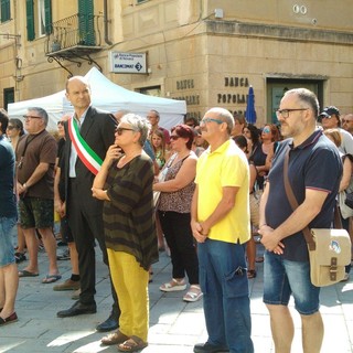 Finale Ligure si ferma per ricordare Genova (FOTO e VIDEO)