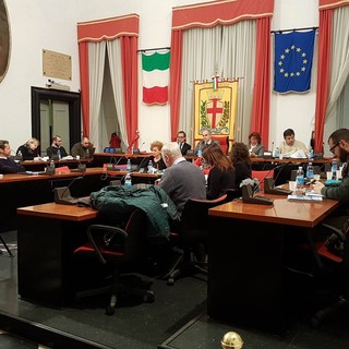 Sicurezza ad Albenga: in consiglio non se ne parla, in strada l'ennesimo "ubriaco molesto"