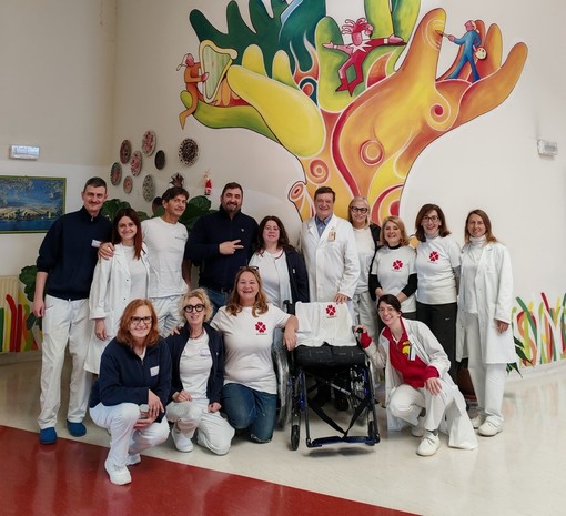 Dal dolore alla solidarietà: una carrozzina speciale per l’Unità Spinale di Santa Corona Dal dolore alla solidarietà: una carrozzina speciale per l’Unità Spinale di Santa Corona