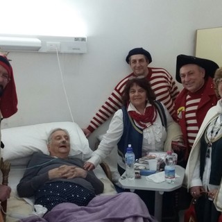 Cicciulin, re della solidarietà riconsegna le chiavi al sindaco: festa di fine Carnevale il 5 marzo