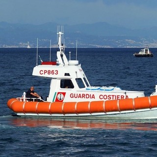 Nave mercantile in avaria soccorsa dalla Capitaneria di Porto di Savona