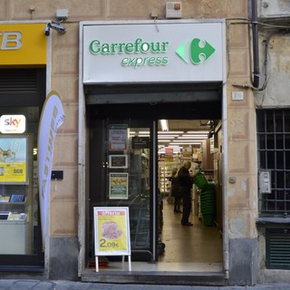 Carrefour, annuncio choc: "1800 esuberi, 100 negozi saranno ceduti", in Liguria ci sono 17 punti vendita