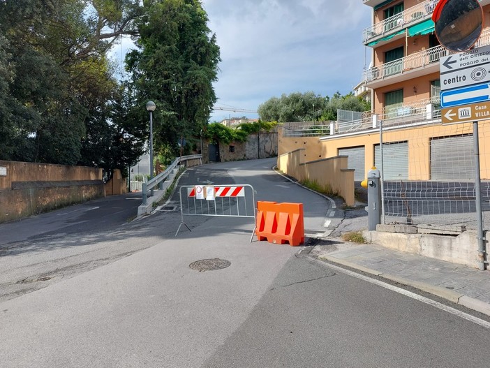 Dissesto strada di via Massardo ad Albissola: tratto chiuso al traffico