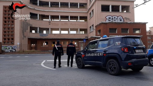 Rubano materiale all'interno dell'ex stabilimento Piaggio di Finale: 4 romeni arrestati dai carabinieri