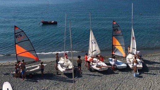 Petizione “Fermiamo la demolizione del Club Nautico Celle”: già raccolte 2000 firme Petizione “Fermiamo la demolizione del Club Nautico Celle”: già raccolte 2000 firme
