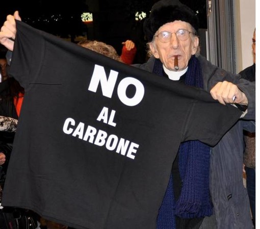 Don Gallo: “i nuovi Partigiani quelli che si battono contro la centrale a carbone di Vado Ligure!"