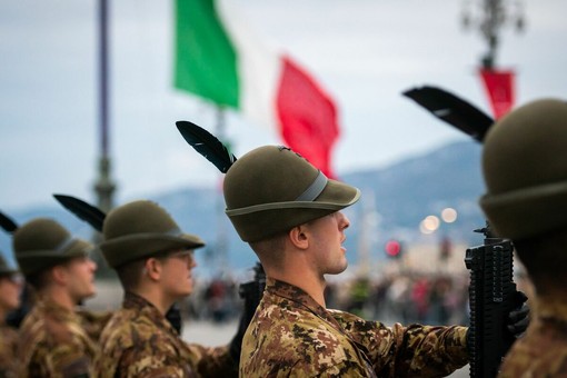 Il Raduno degli Alpini infiamma il consiglio regionale: la maggioranza chiede una presa di posizione contro gli attacchi alle penne nere