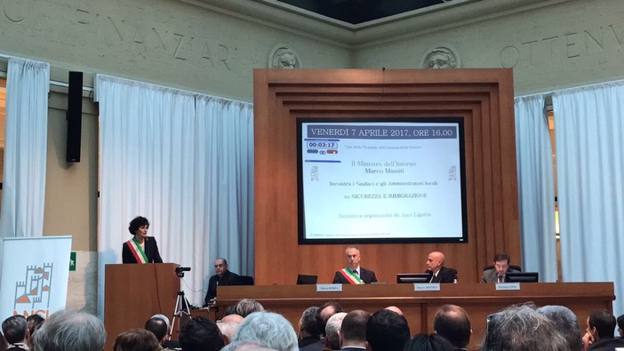Il sindaco di Savona Ilaria Caprioglio incontra il Ministro dell'Interno Marco Minniti Il sindaco di Savona Ilaria Caprioglio incontra il Ministro dell'Interno Marco Minniti