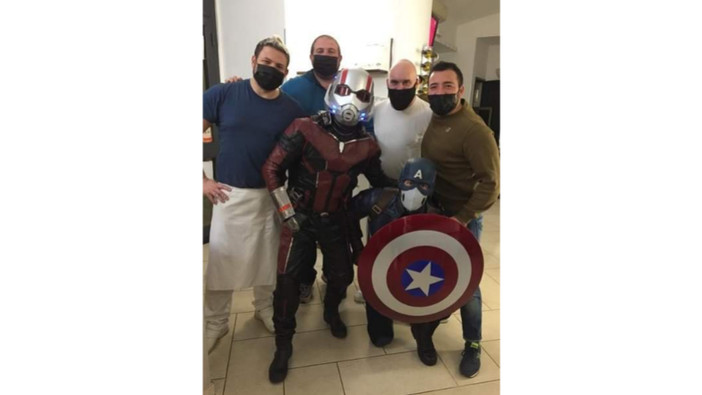 L'iniziativa dei "Supereroi in Corsia": pizze a domicilio per supportare il progetto "Ospedali Dipinti" del San Paolo di Savona
