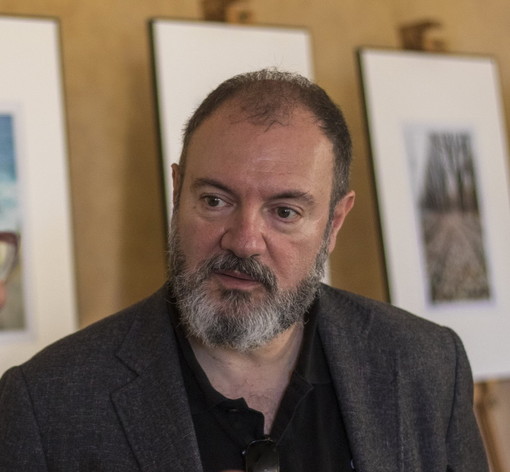 Parole Ubikate, a Savona Carlo Lucarelli presenta il libro "Almeno tu"