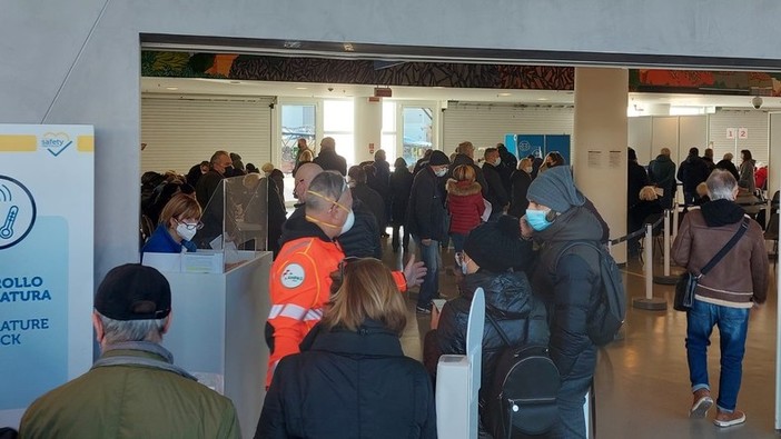 Savona, successo per la vaccinazione antipneumococcica, Asl2: “Al Palacrociere oltre 600 persone in un solo pomeriggio”