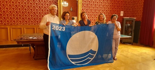 Savona Bandiera Blu, in Sala Rossa la consegna all'Associazione Bagni marini Savona Bandiera Blu, in Sala Rossa la consegna all'Associazione Bagni marini