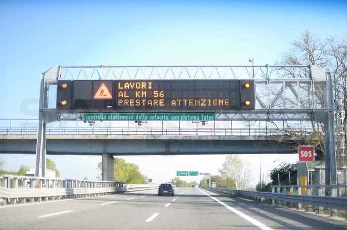 Code e rallentamenti per lavori sulla A10, Autostrade si scusa per i disagi dei giorni scorsi