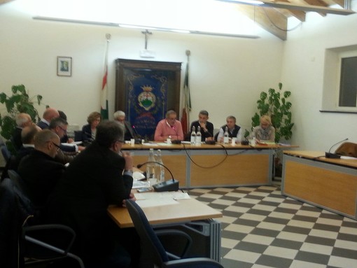 Pietra Ligure, consiglio comunale su ATA, De Vincenzi:"L'amministrazione totalmente estranea, ancora in attesa documentazione dalla Procura" Pietra Ligure, consiglio comunale su ATA, De Vincenzi:"L'amministrazione totalmente estranea, ancora in attesa documentazione dalla Procura"