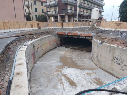 Cantiere di Legino, incontro comune-commercianti. Assessore Parodi: "La chiusura entro il 15-30 settembre"