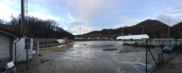 Cengio, manutenzione straordinaria al campo sportivo "Pino Salvi"