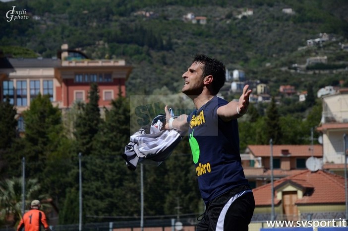 Calcio, Albenga. Il club prende le distanze da Giovanni Mela: "L'espulsione ha inficiato sull'andamento della partita, il nostro club non ha colore politico" Calcio, Albenga. Il club prende le distanze da Giovanni Mela: "L'espulsione ha inficiato sull'andamento della partita, il nostro club non ha colore politico"