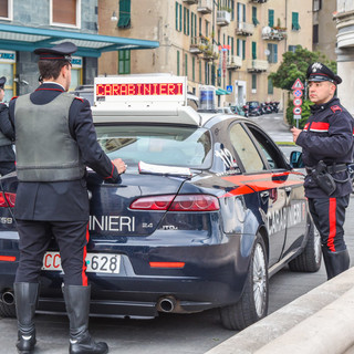 Selfie al volante: tentano di negare, ma le "prove" sono sul cellulare. Maxicontrollo dei Carabinieri in tutta la Provincia