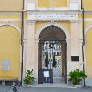 Lesioni nell'emiciclo del cimitero di Varazze: stanziati 378mila euro per la sistemazione Lesioni nell'emiciclo del cimitero di Varazze: stanziati 378mila euro per la sistemazione